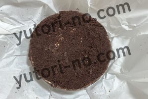 ルタオのショコラドゥーブルを解凍後に上から撮影したホール全体の外観