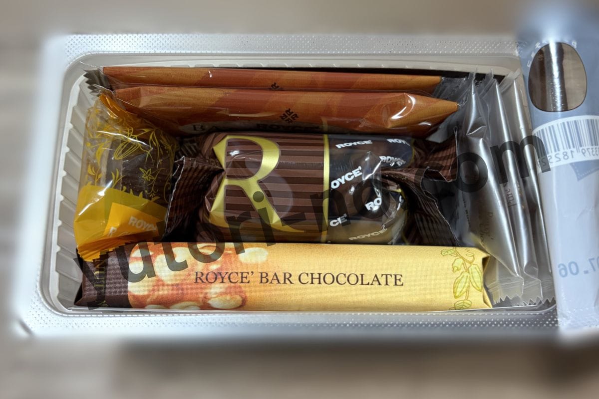 おつまみチョコ(ブラウン)のフタを開けて上から撮影した写真